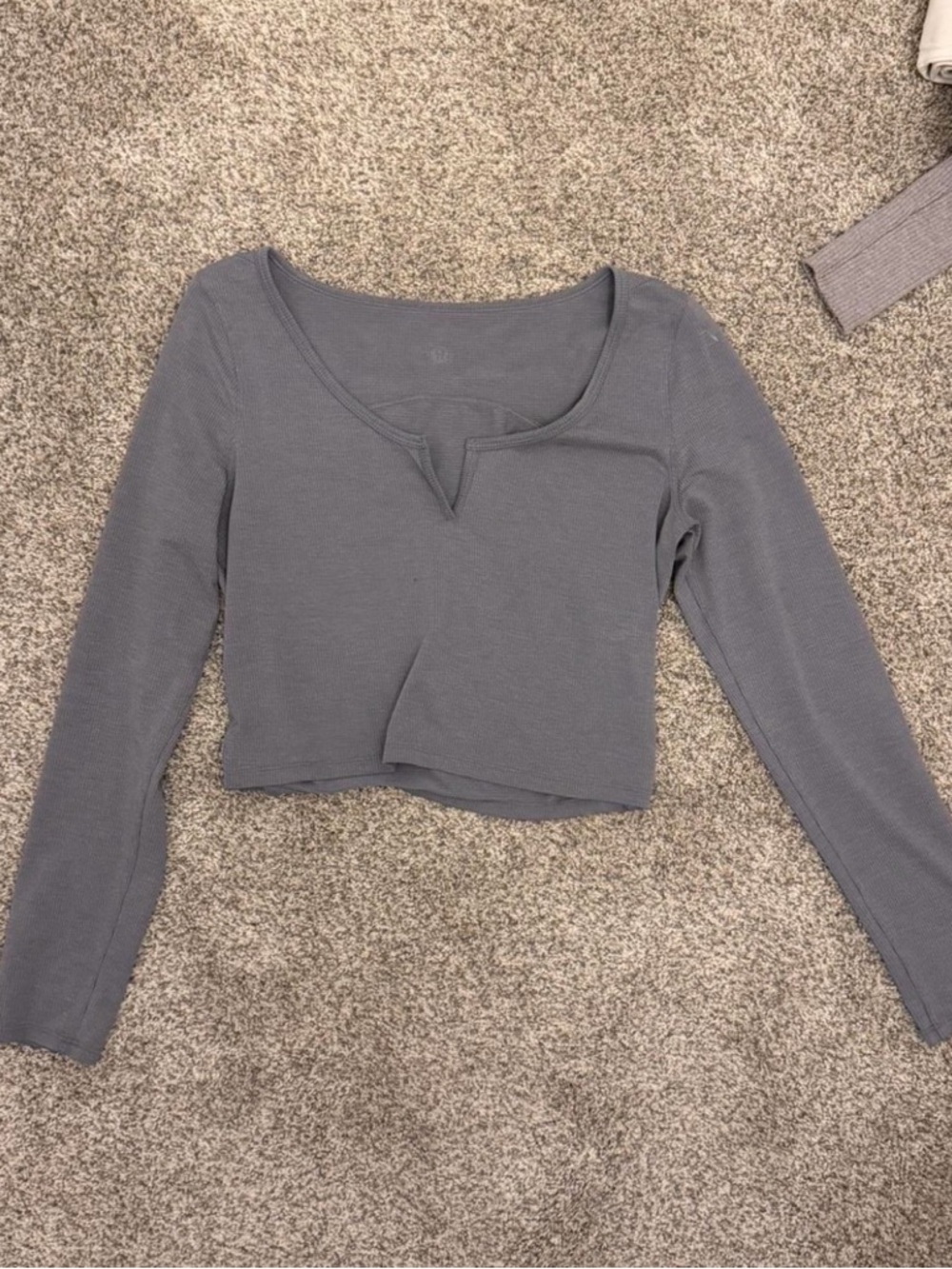 Lululemon Long Sleeve Scoop Neck Crop Top - Gray